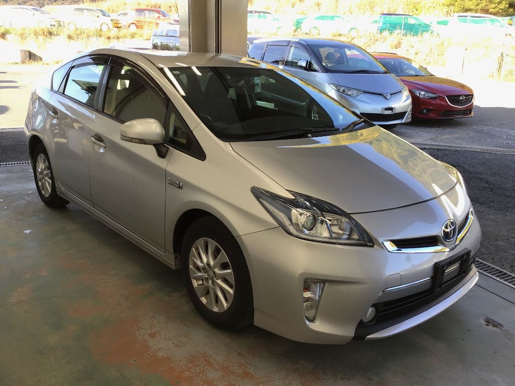 TOYOTA PRIUS PHV