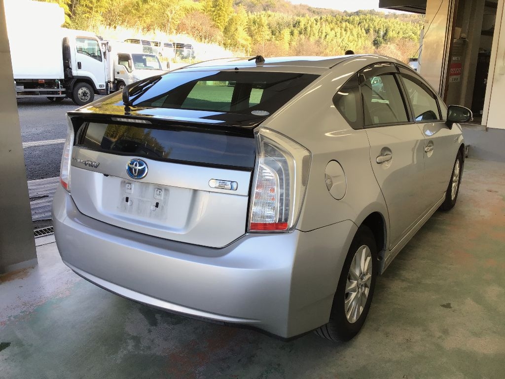 TOYOTA PRIUS PHV