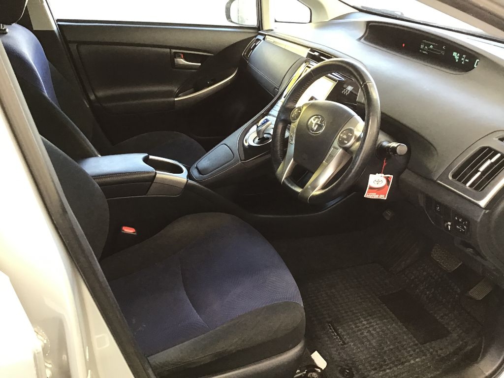 TOYOTA PRIUS PHV