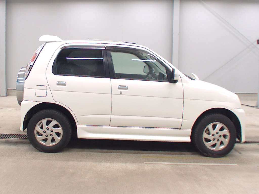DAIHATSU TERIOS KID