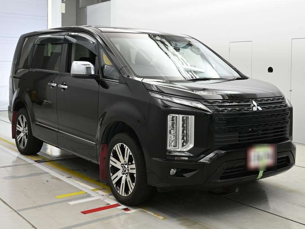 MITSUBISHI DELICA D:5