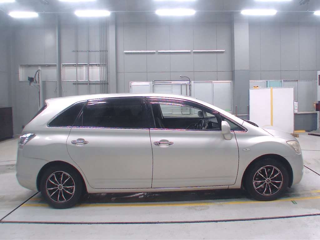 TOYOTA MARK X ZIO