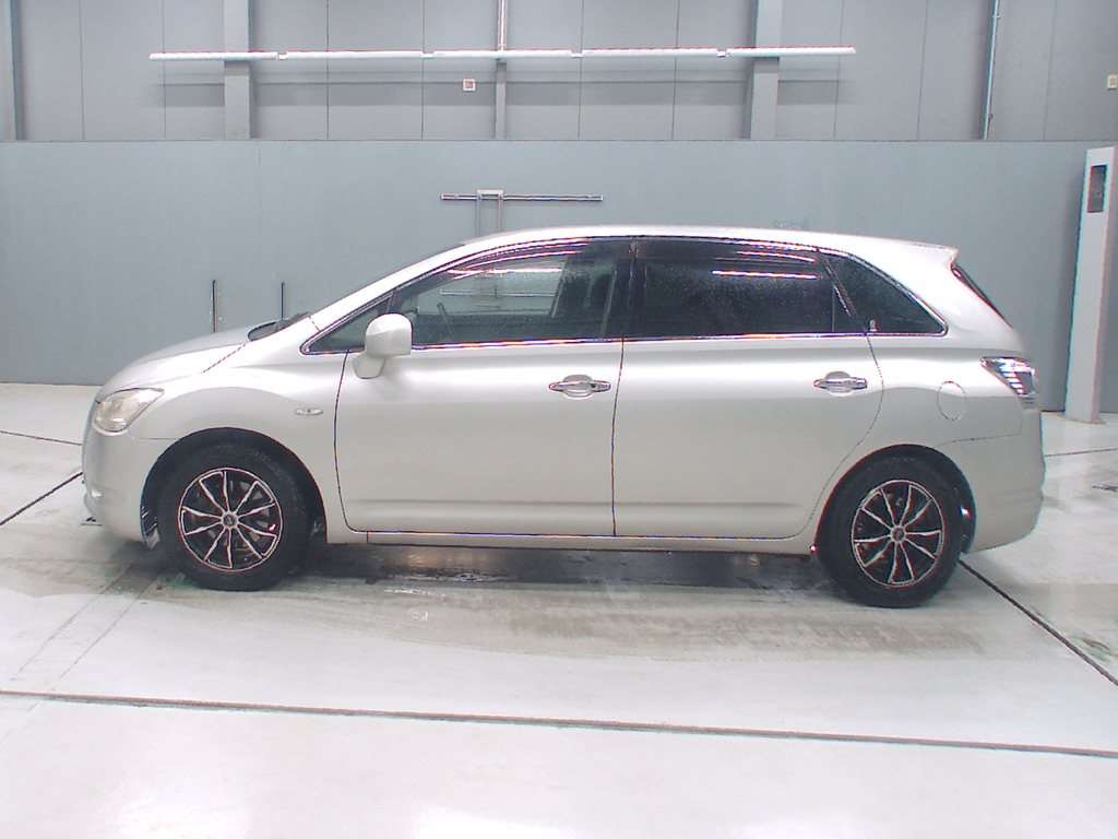 TOYOTA MARK X ZIO
