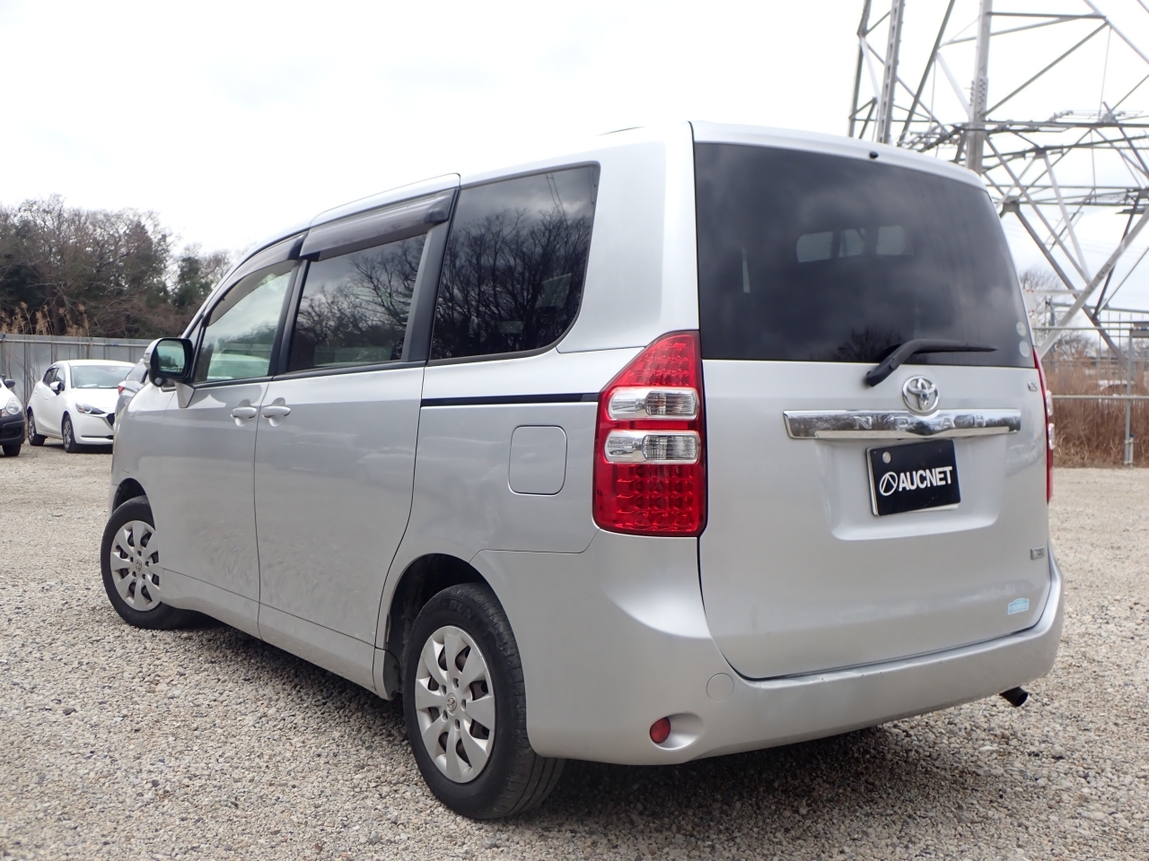 TOYOTA NOAH