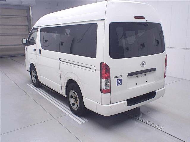 TOYOTA REGIUS ACE