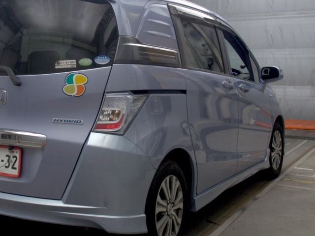 HONDA FREED SPIKE