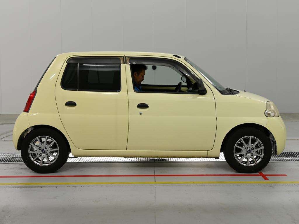 DAIHATSU ESSE