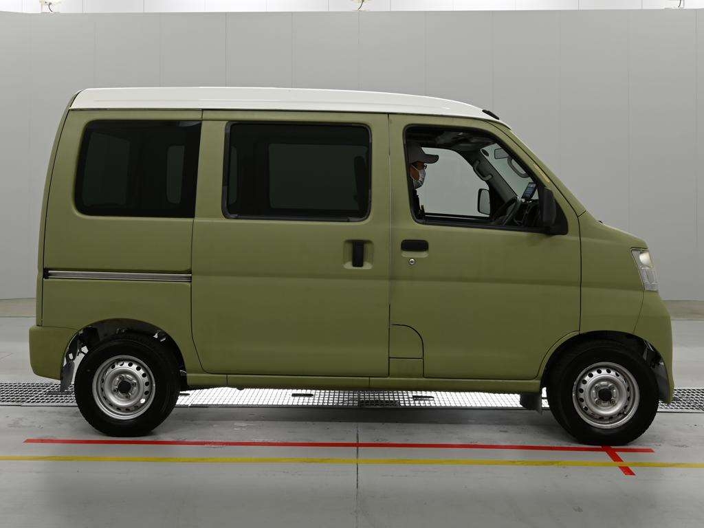 TOYOTA PIXIS VAN