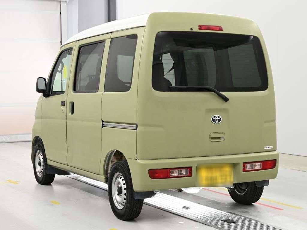 TOYOTA PIXIS VAN