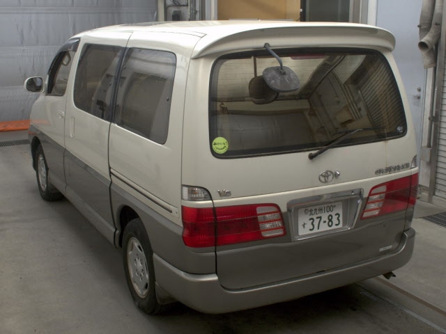 TOYOTA GRAND HIACE