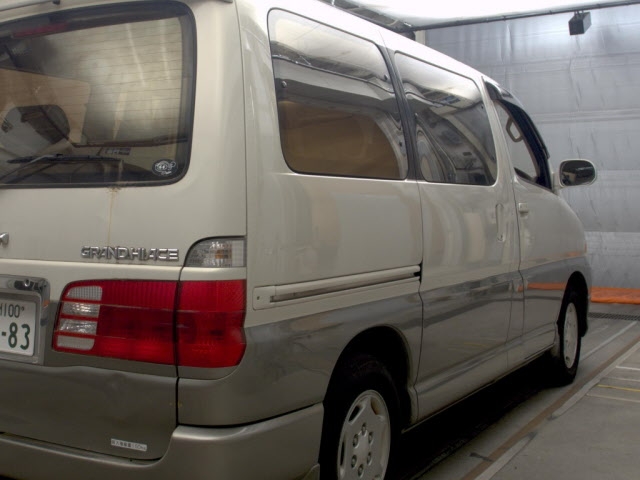 TOYOTA GRAND HIACE