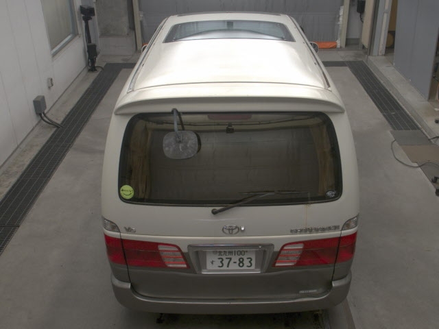 TOYOTA GRAND HIACE