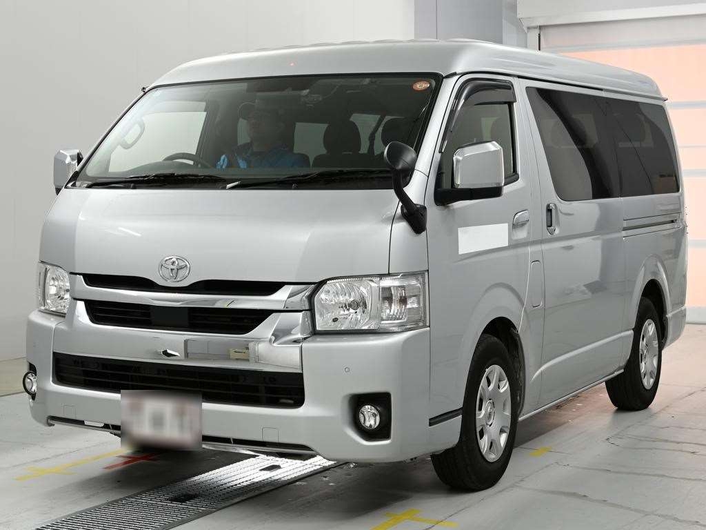 TOYOTA HIACE