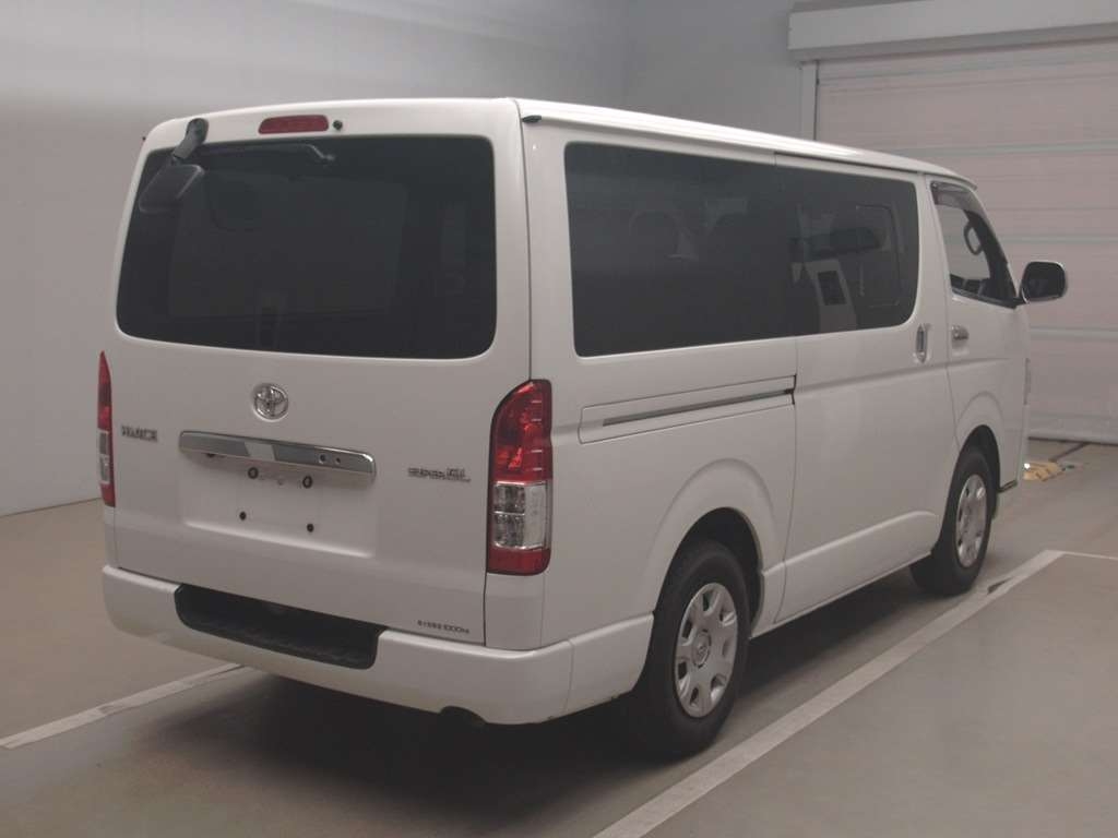 TOYOTA REGIUS ACE