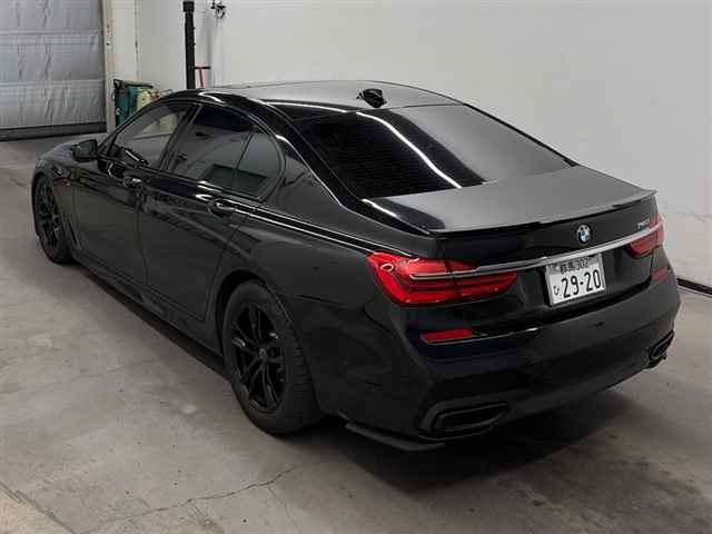 BMW 7-SERIES