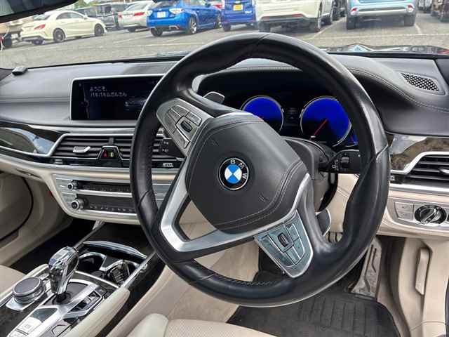 BMW 7-SERIES