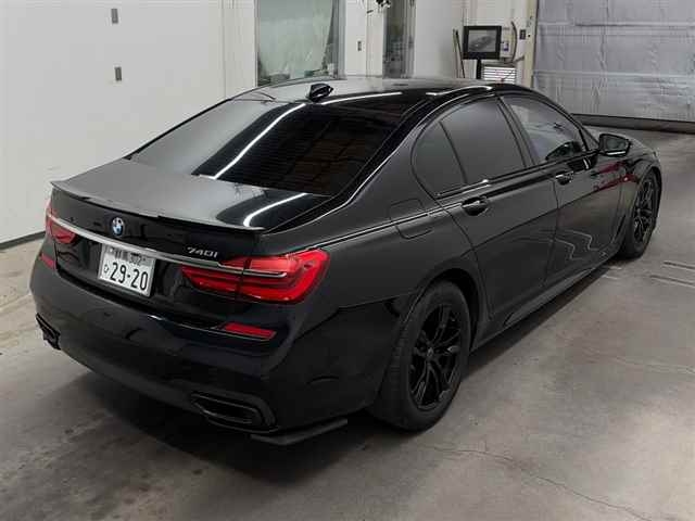 BMW 7-SERIES
