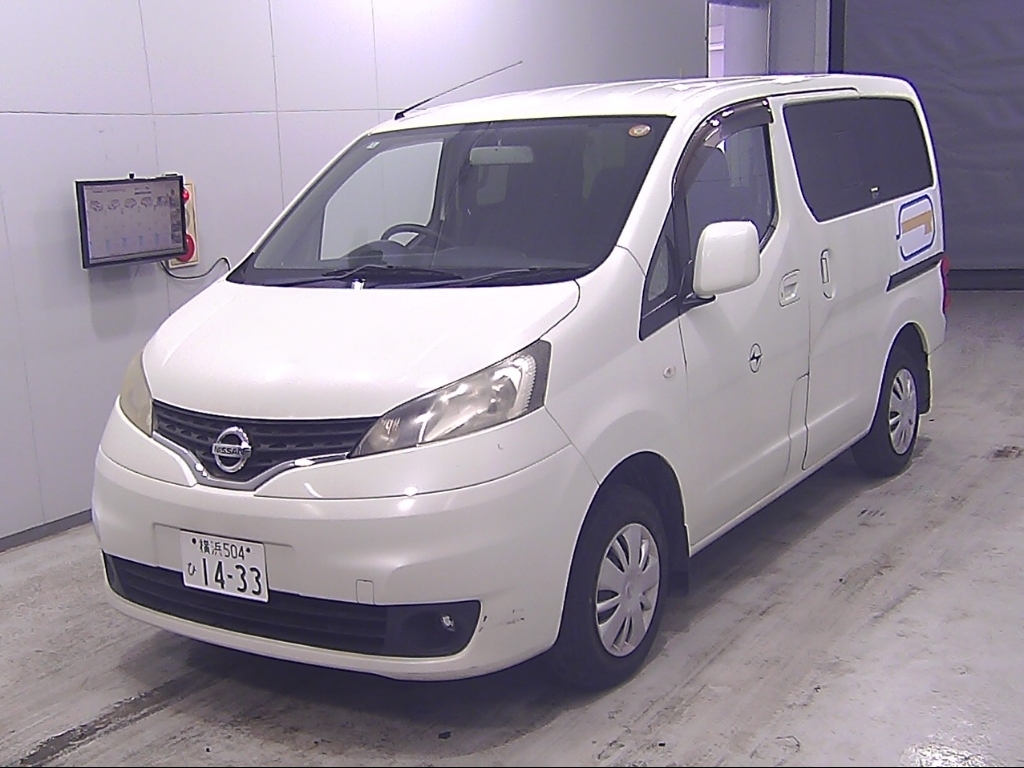 NISSAN NV200