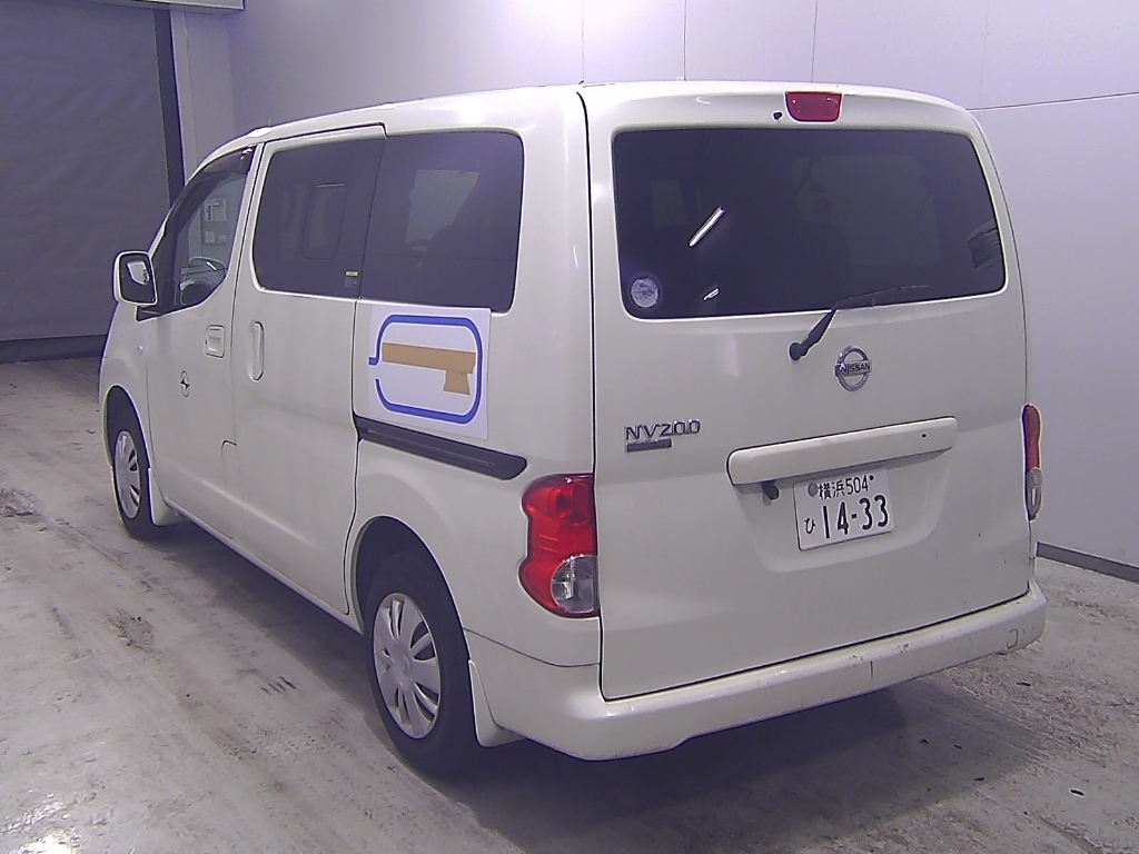 NISSAN NV200