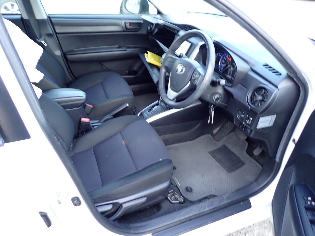 TOYOTA COROLLA FIELDER
