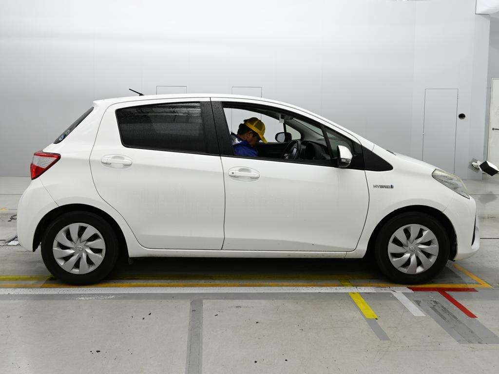 TOYOTA VITZ