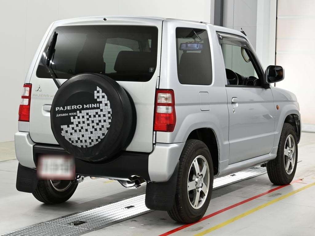 MITSUBISHI PAJERO MINI