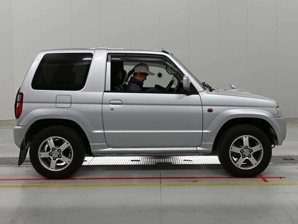 MITSUBISHI PAJERO MINI
