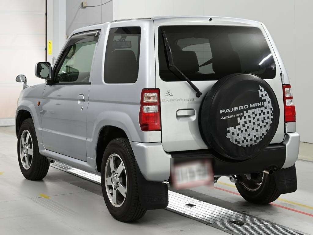 MITSUBISHI PAJERO MINI