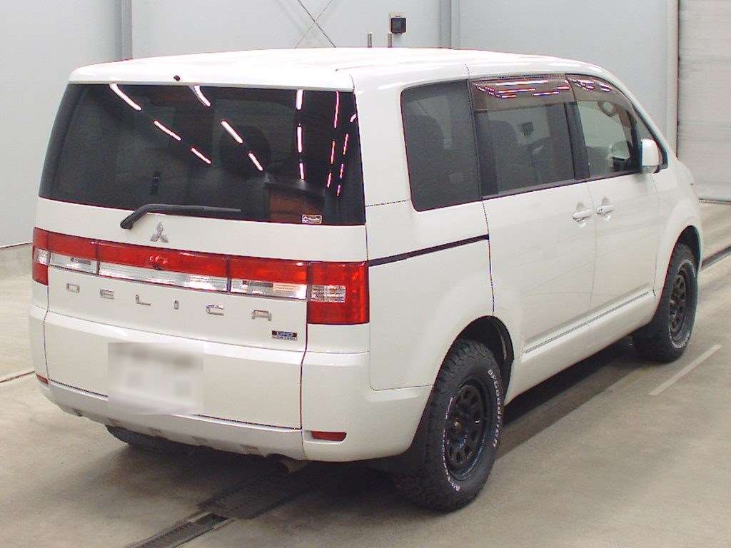 MITSUBISHI DELICA D:5