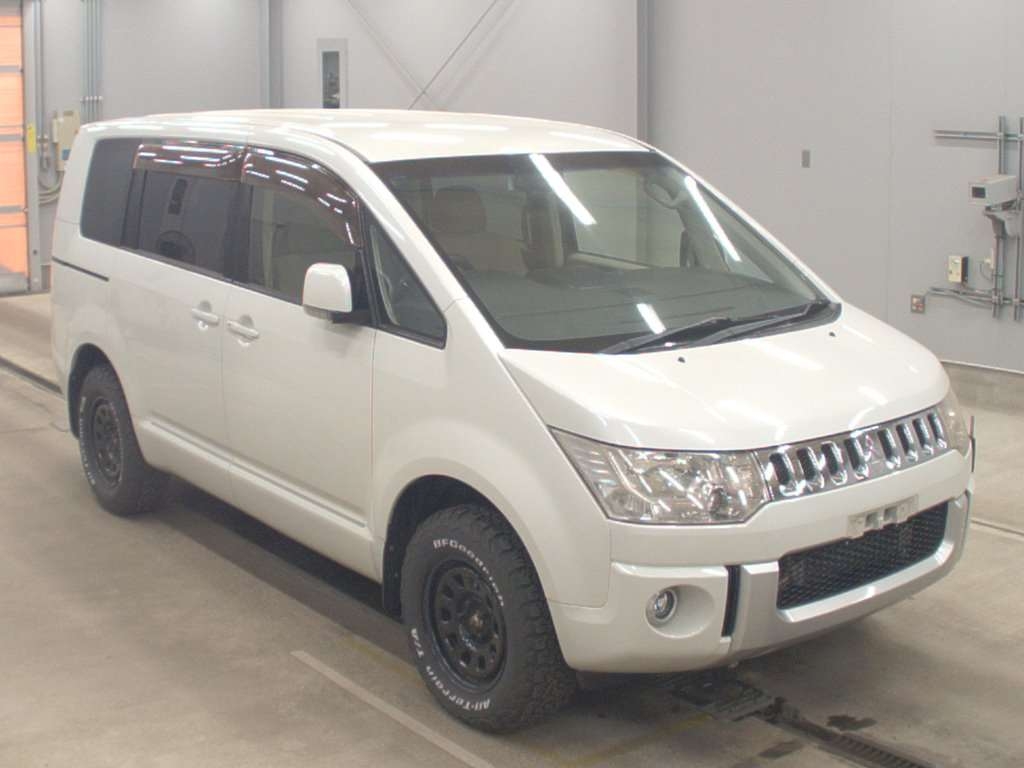 MITSUBISHI DELICA D:5