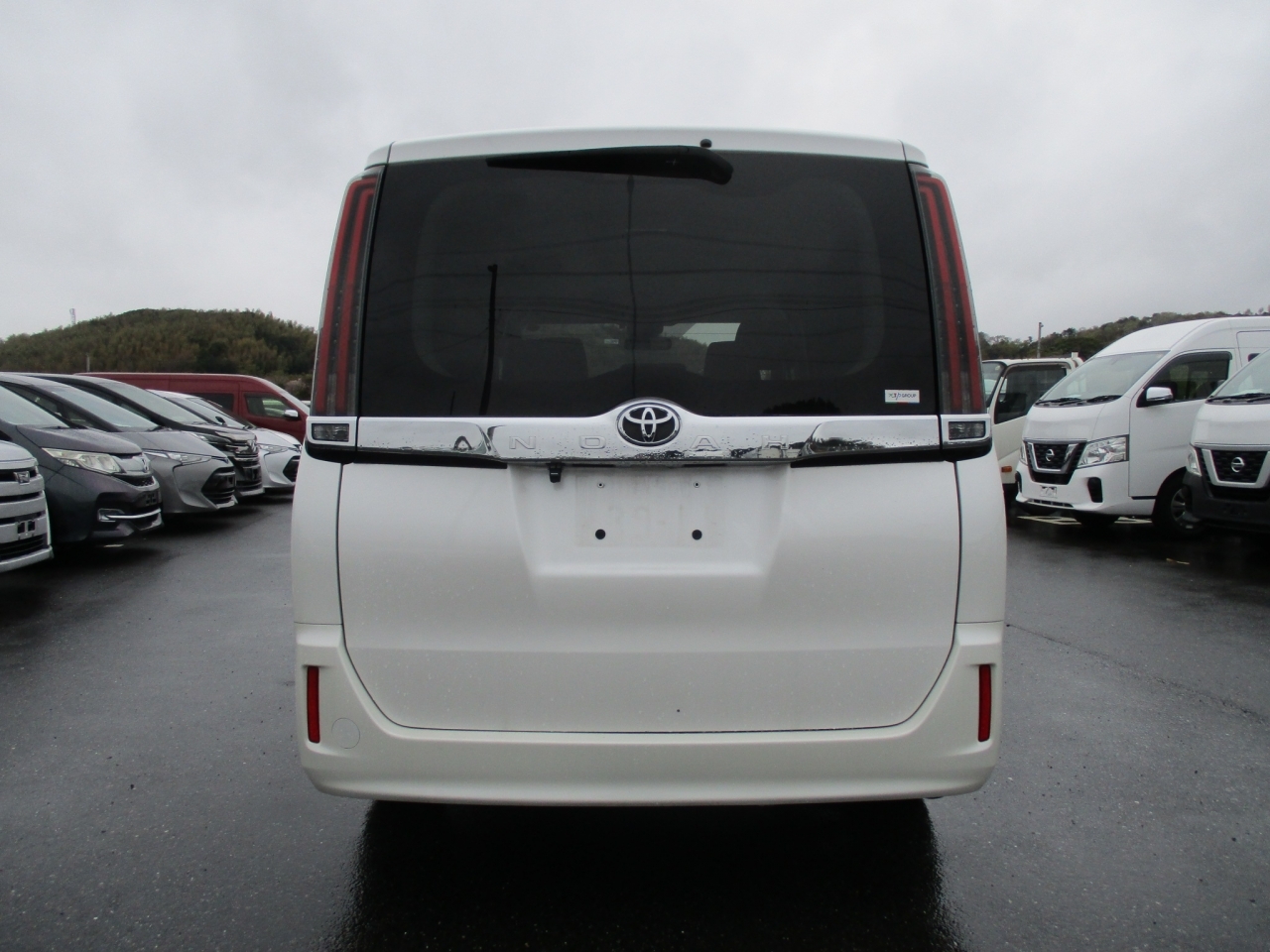 TOYOTA NOAH