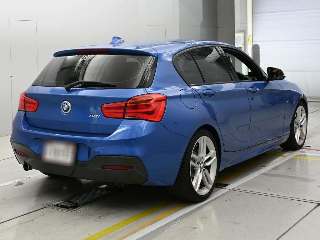 BMW 1-SERIES
