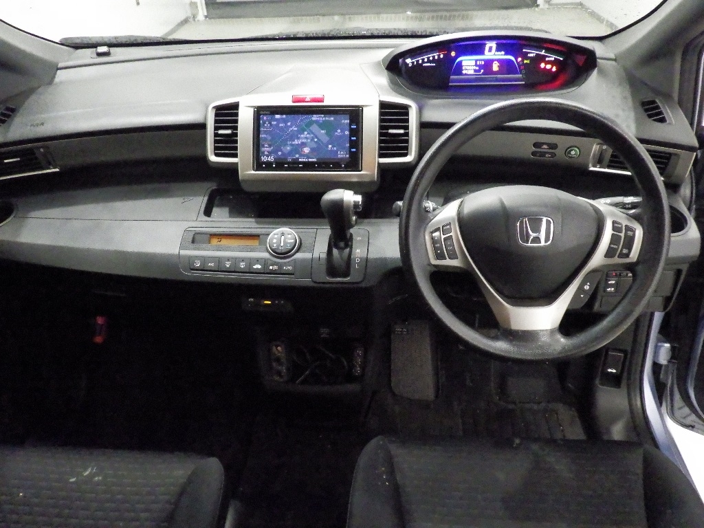 HONDA FREED SPIKE