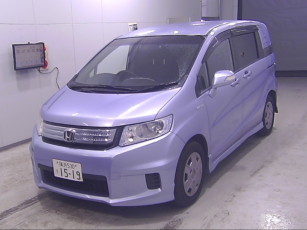 HONDA FREED SPIKE