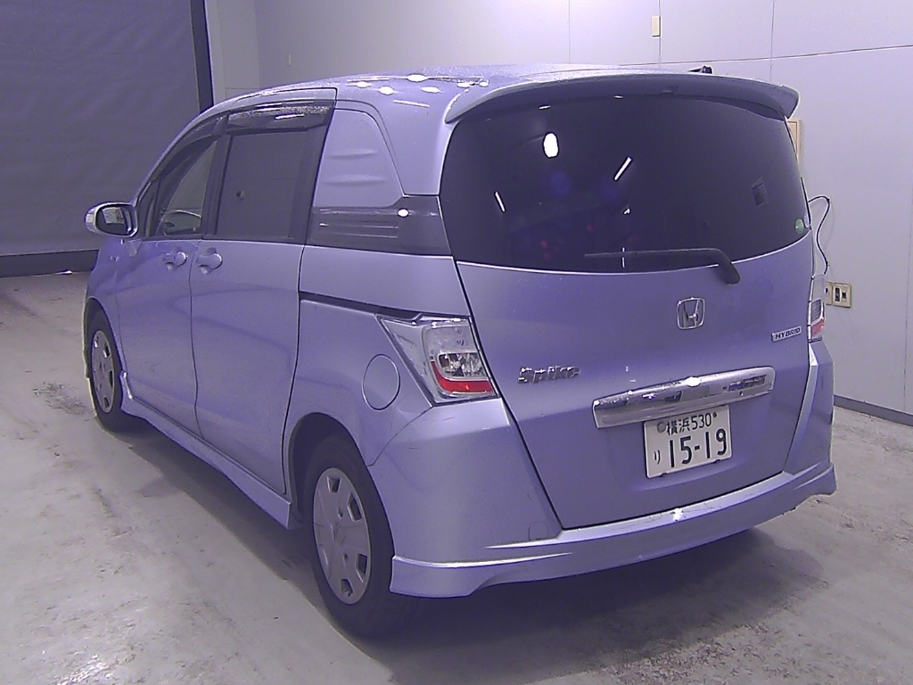 HONDA FREED SPIKE