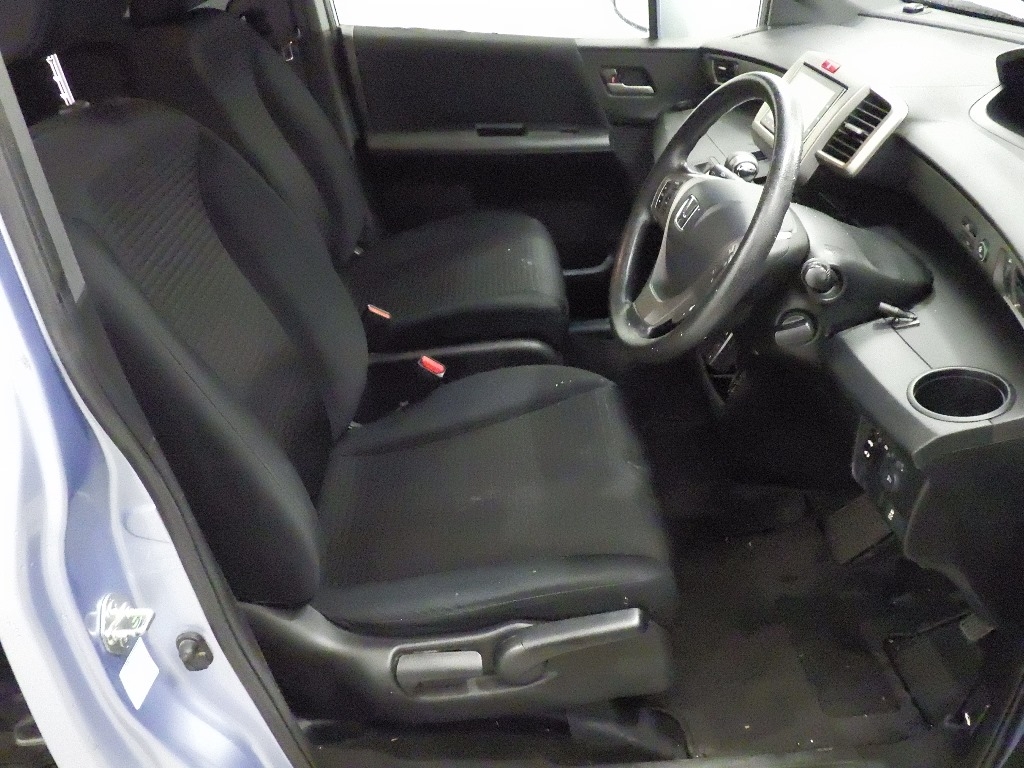 HONDA FREED SPIKE