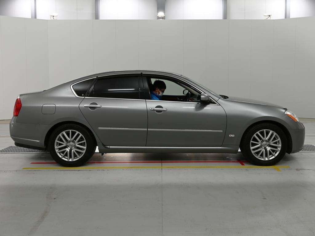 NISSAN FUGA