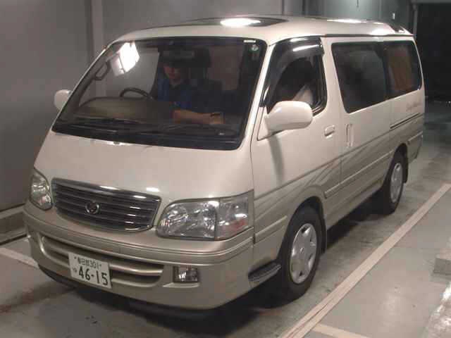 TOYOTA HIACE