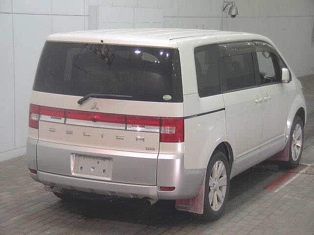 MITSUBISHI DELICA D:5