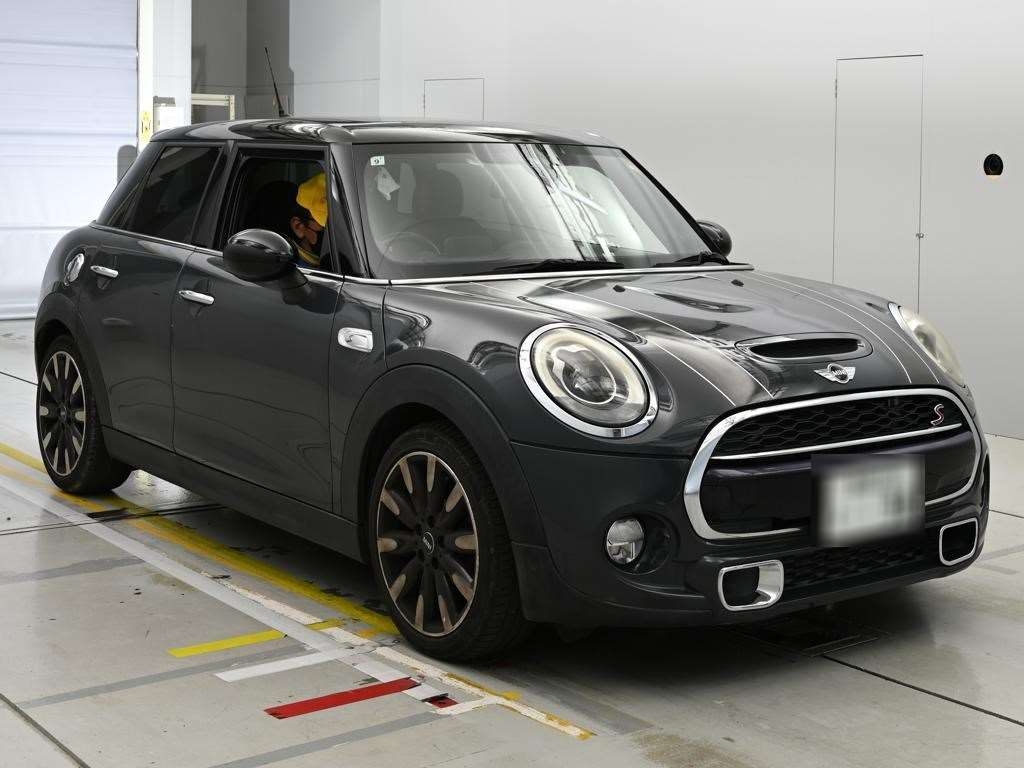 MINI HATCH