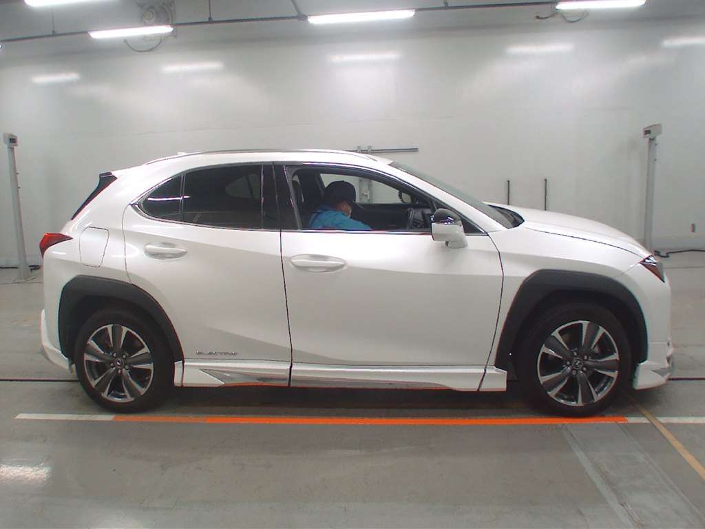 LEXUS UX300E