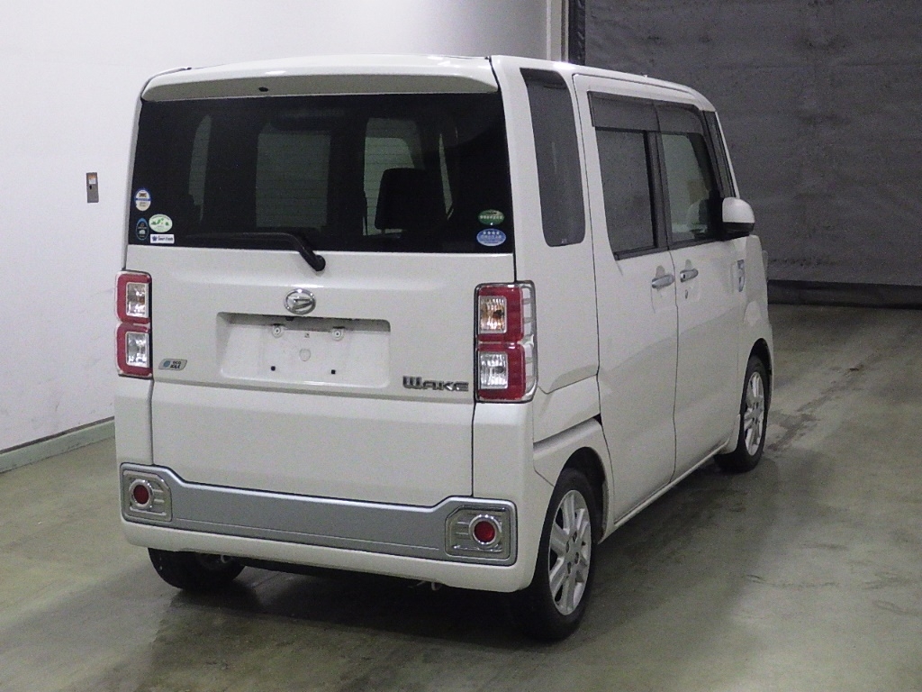 DAIHATSU WAKE