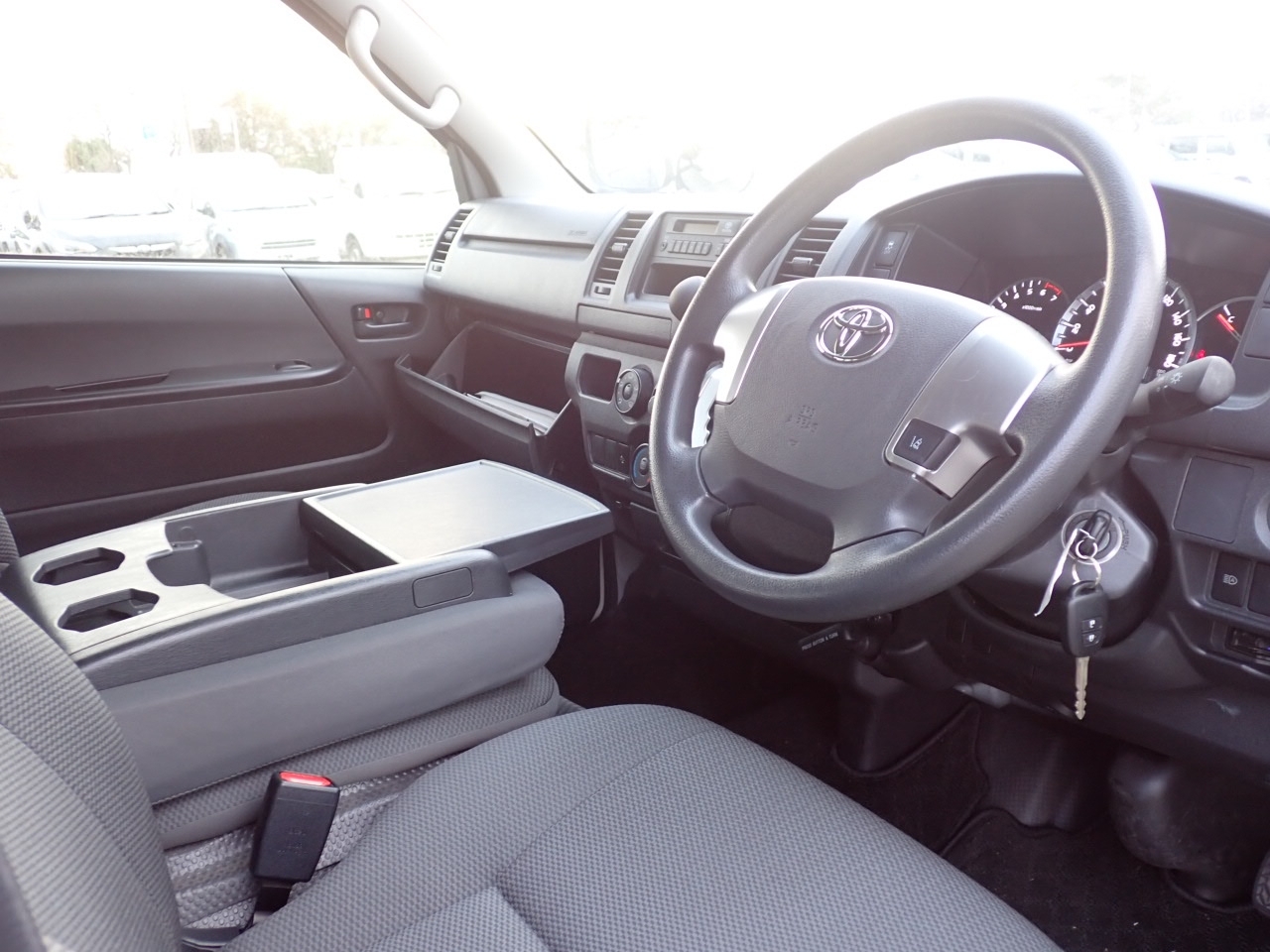 TOYOTA REGIUS ACE