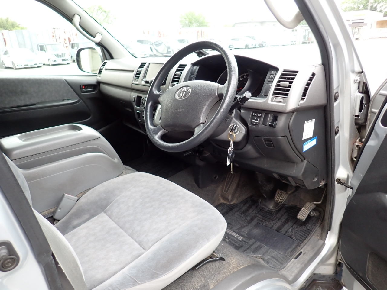 TOYOTA REGIUS ACE