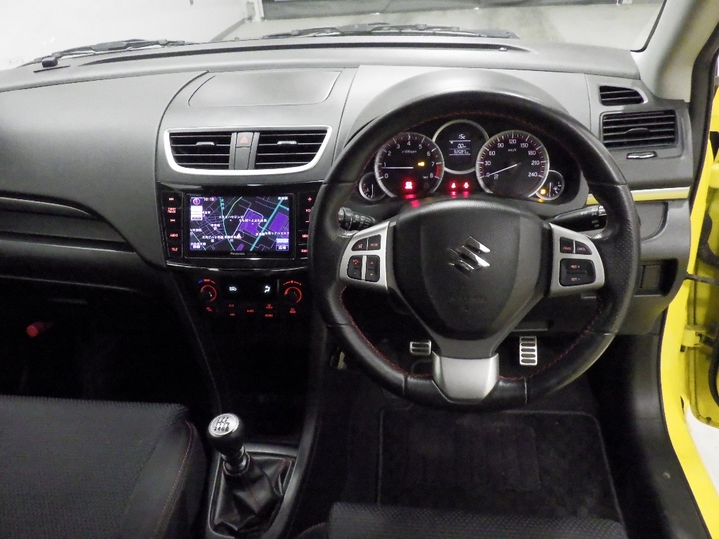 SUZUKI SWIFT