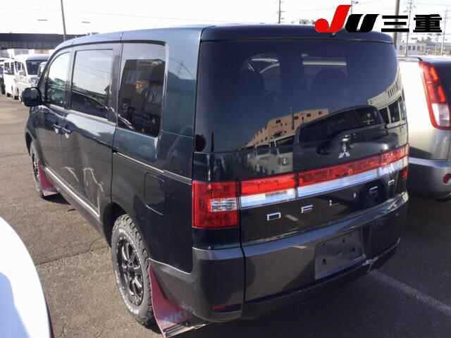 MITSUBISHI DELICA D:5