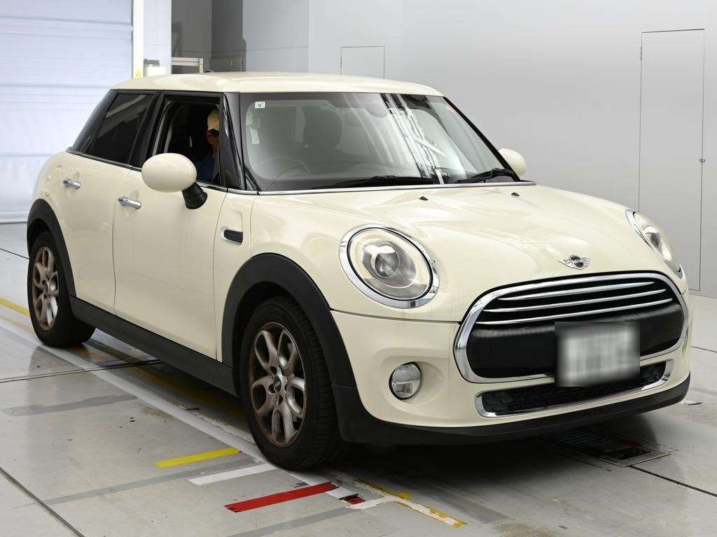 MINI HATCH