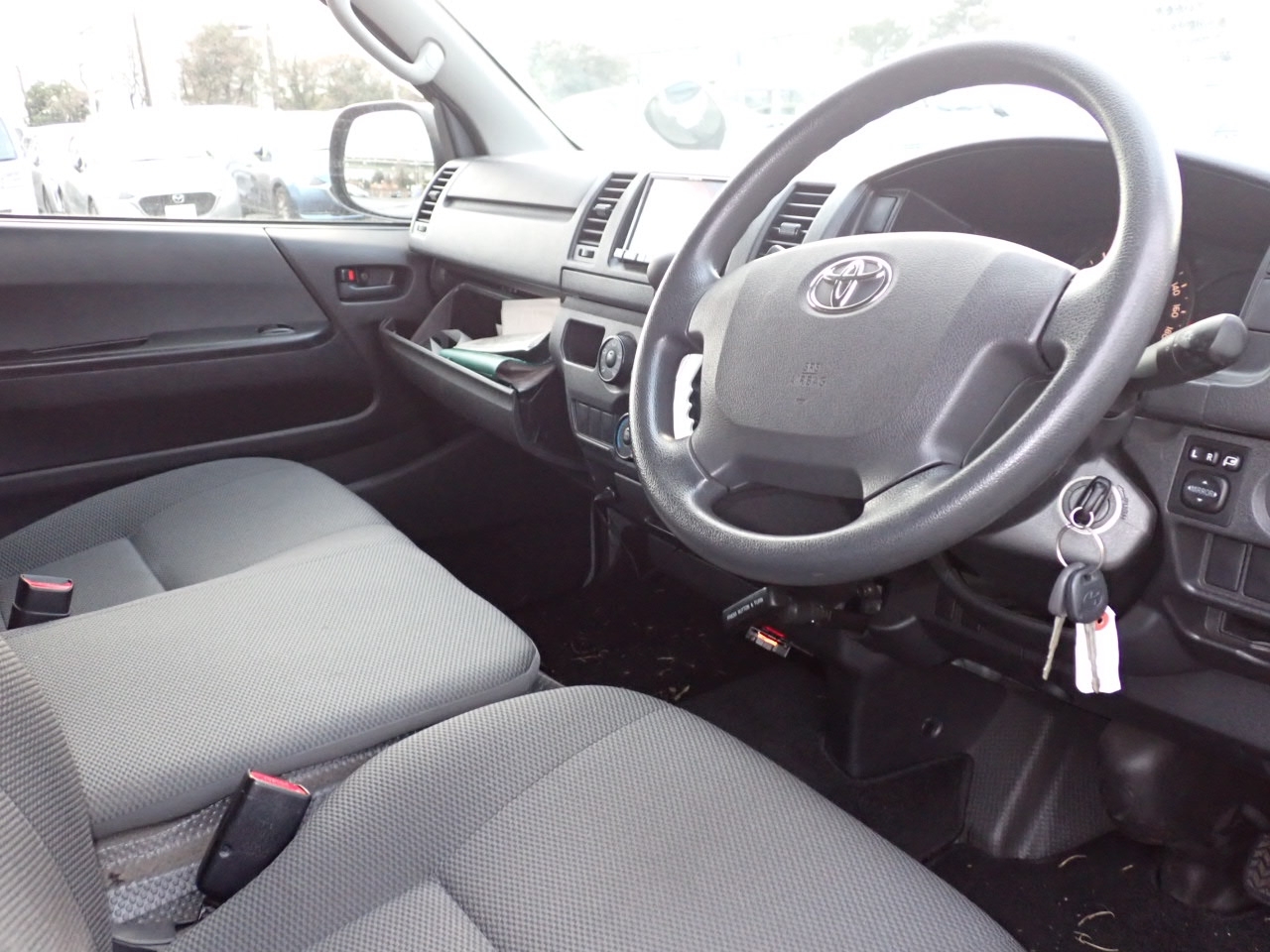TOYOTA REGIUS ACE