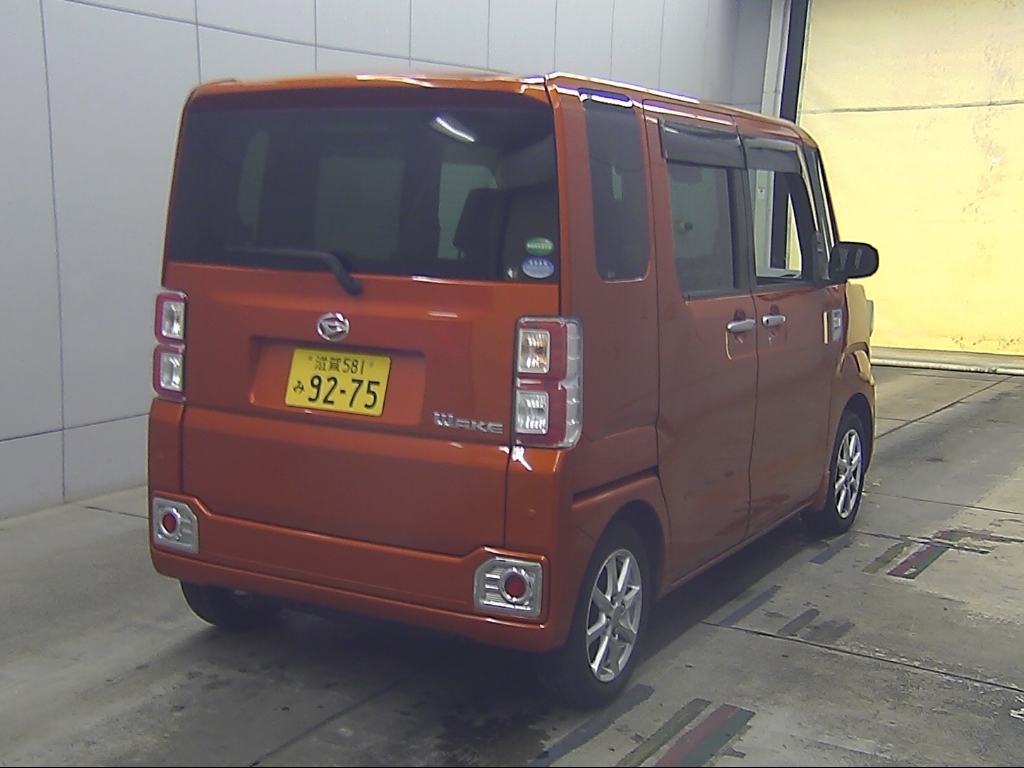 DAIHATSU WAKE