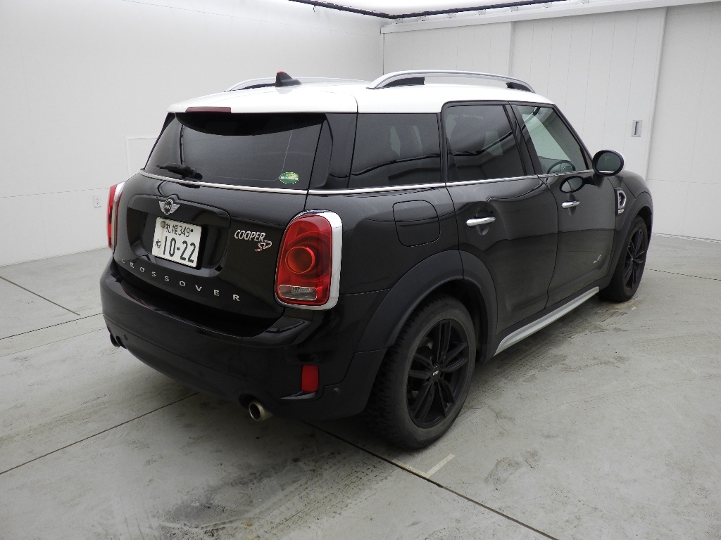 MINI CROSSOVER